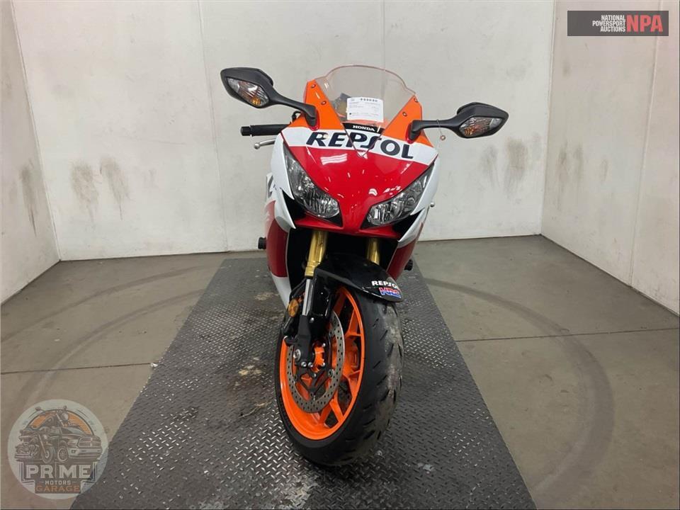 2015 Honda CBR1000RRF (REPSOL) — фото 2
