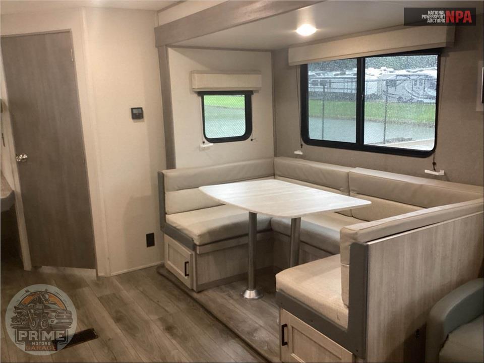 2024 Coachmen By Forest River M-261 BHS - CATALINA SUMMIT SERIES — фото 8