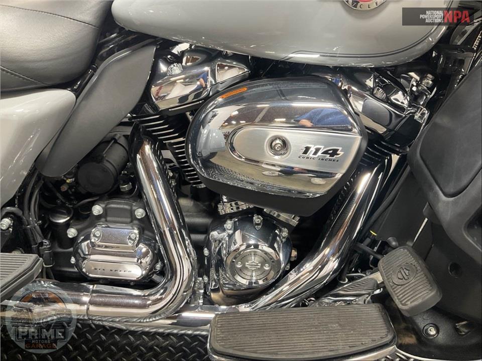 2024 Harley-Davidson FLHTCUTG TRI GLIDE ULTRA CLASSIC — фото 6