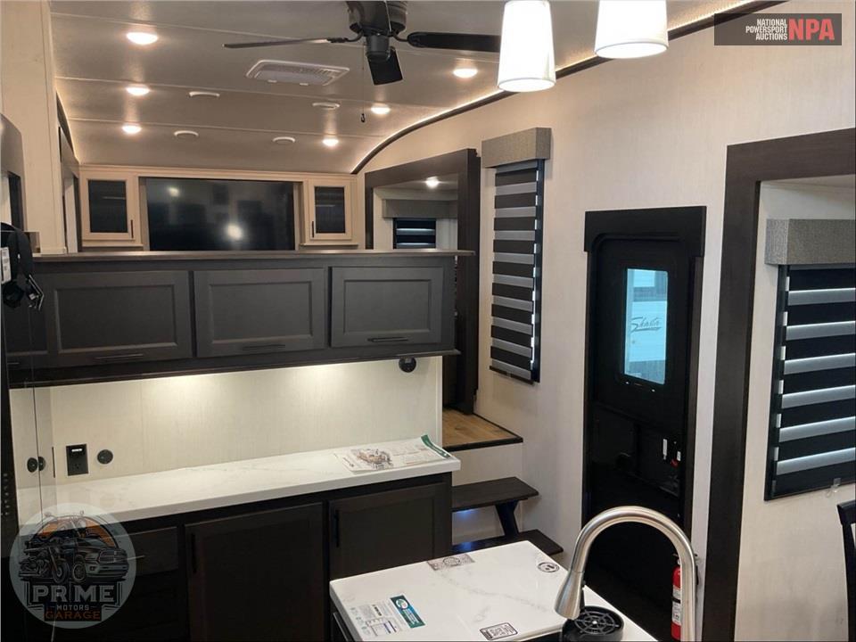 2025 Sabre By Forest River M-37FLH - FIFTH WHEEL SERIES — фото 8