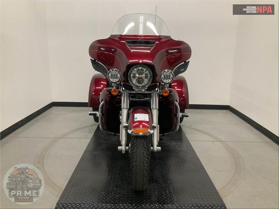 2016 Harley-Davidson FLHTCUTG TRIGLIDE ULTRA CLASSIC — фото 2