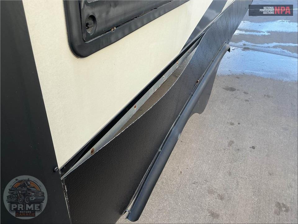 2020 Voyage By Winnebago M-3235RL - FIFTH WHEEL SERIES — фото 34