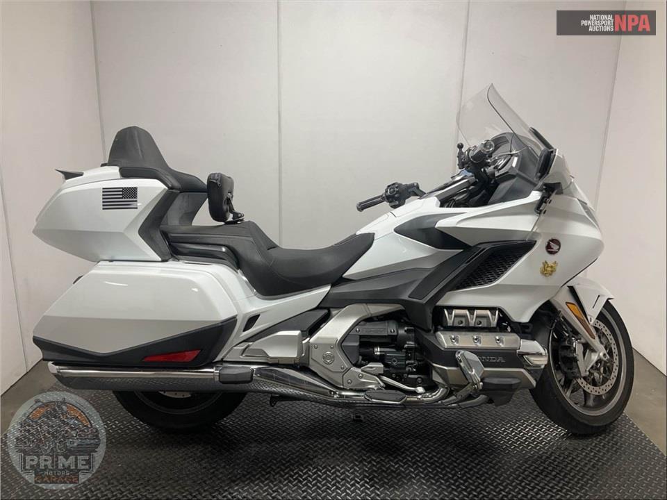 2018 Honda GL1800D GOLDWING TOUR DCT (WHITE) — фото 1