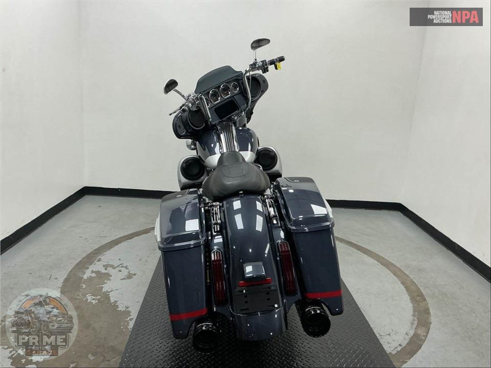 2019 Harley-Davidson FLHXSE CVO STREET GLIDE — фото 4