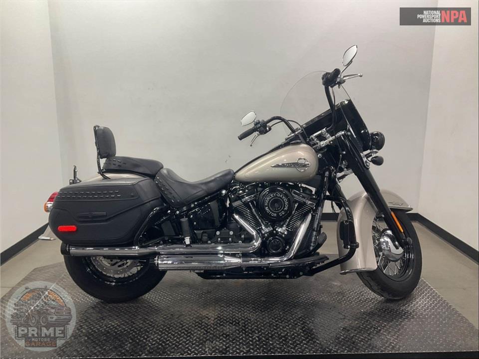 2018 HARLEY-DAVIDSON FLHC HERITAGE CLASSIC
