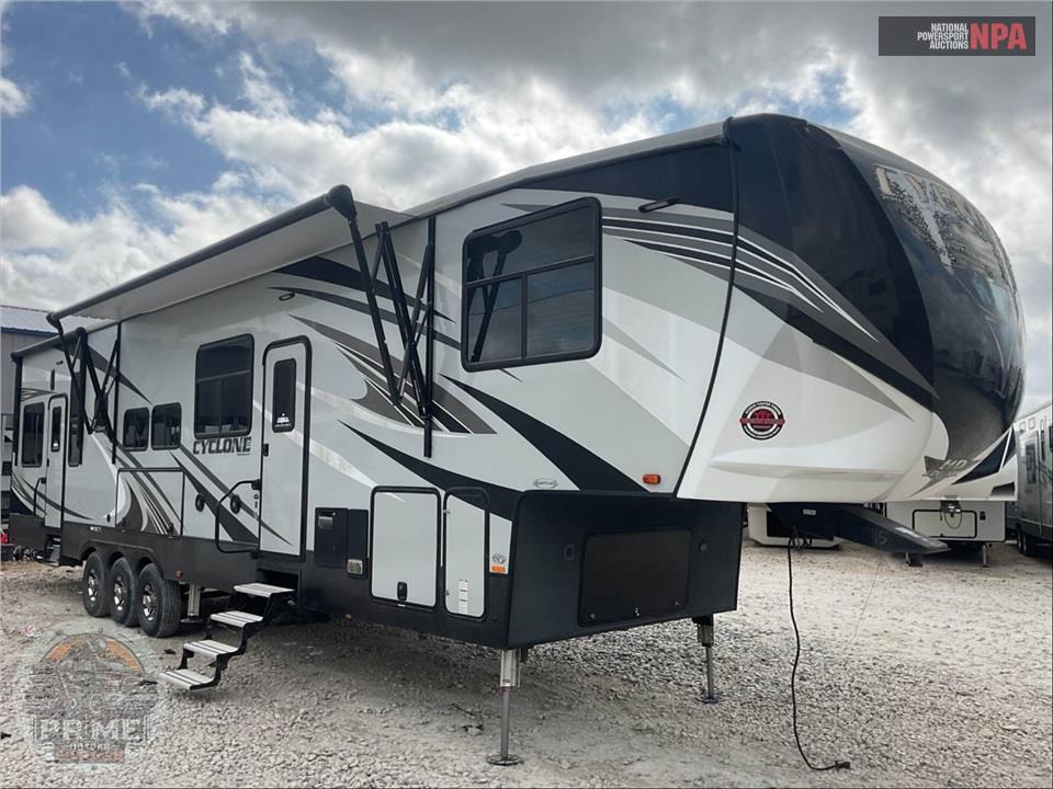 2018 Heartland Rvs M-4115 - CYCLONE TOY HAULER TOY HAULER SERIES — фото 1