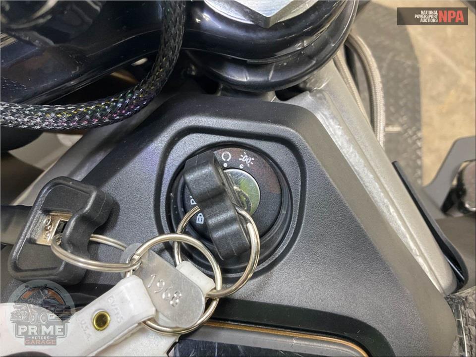2023 Indian Motorcycle FTR R CARBON — фото 11