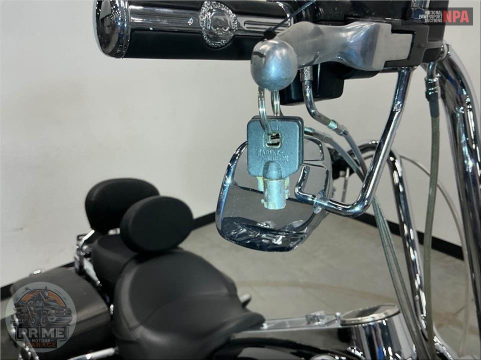 2006 Harley-Davidson FLHRCI ROAD KING CLASSIC — фото 17