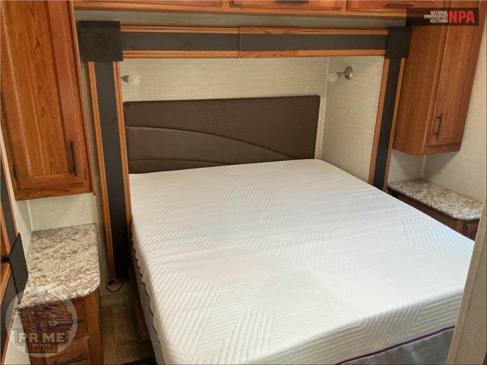 2017 Jayco M-23 XM FORD E450 - REDHAWK SERIES — фото 20
