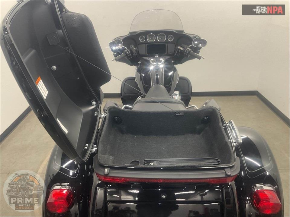 2024 Harley-Davidson FLHTCUTG TRI GLIDE ULTRA CLASSIC — фото 19
