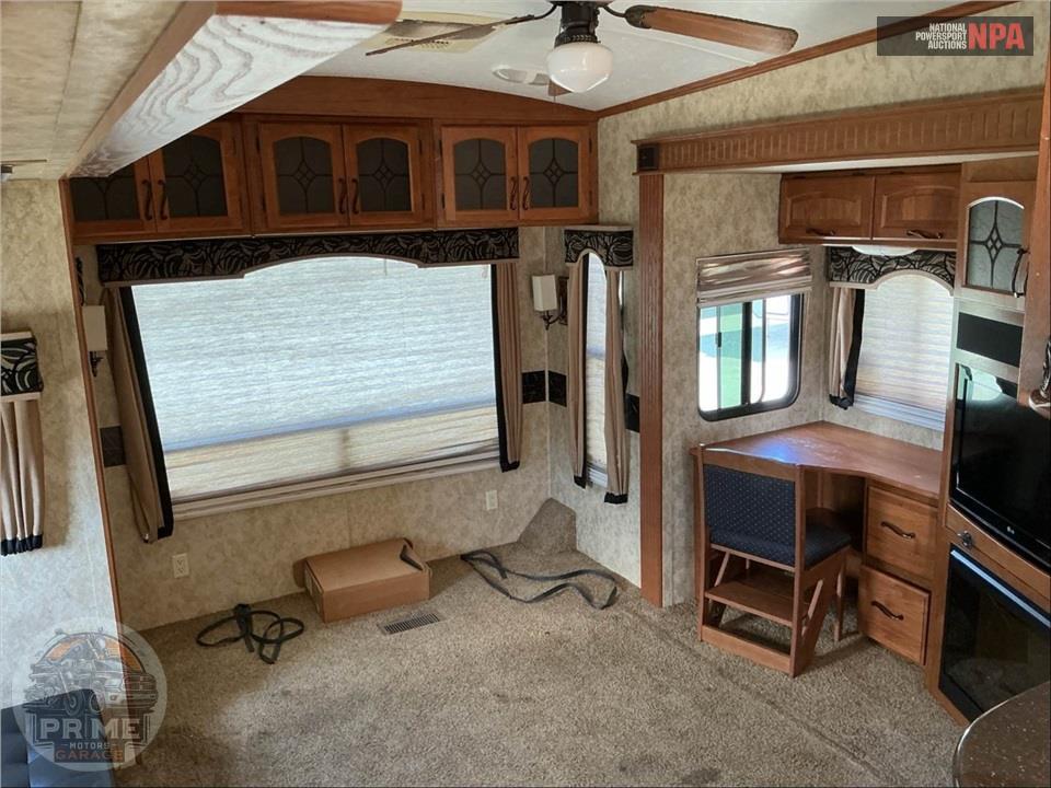 2011 Keystone Rv M-3400 RL - MONTANA HICKORY FIFTH WHEEL SERIES — фото 7