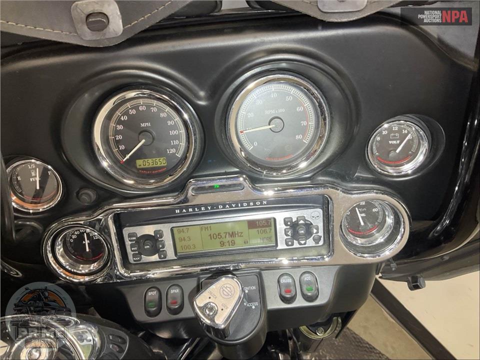 2010 Harley-Davidson FLHTCU ULTRA CLASSIC ELECTRA GLIDE — фото 5