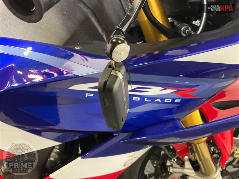 2025 Honda CBR1000RR-R FIREBLADE SP — фото 12
