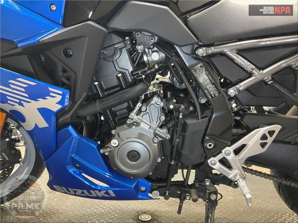 2024 Suzuki GSX800FRQM4 GSX-8R — фото 7