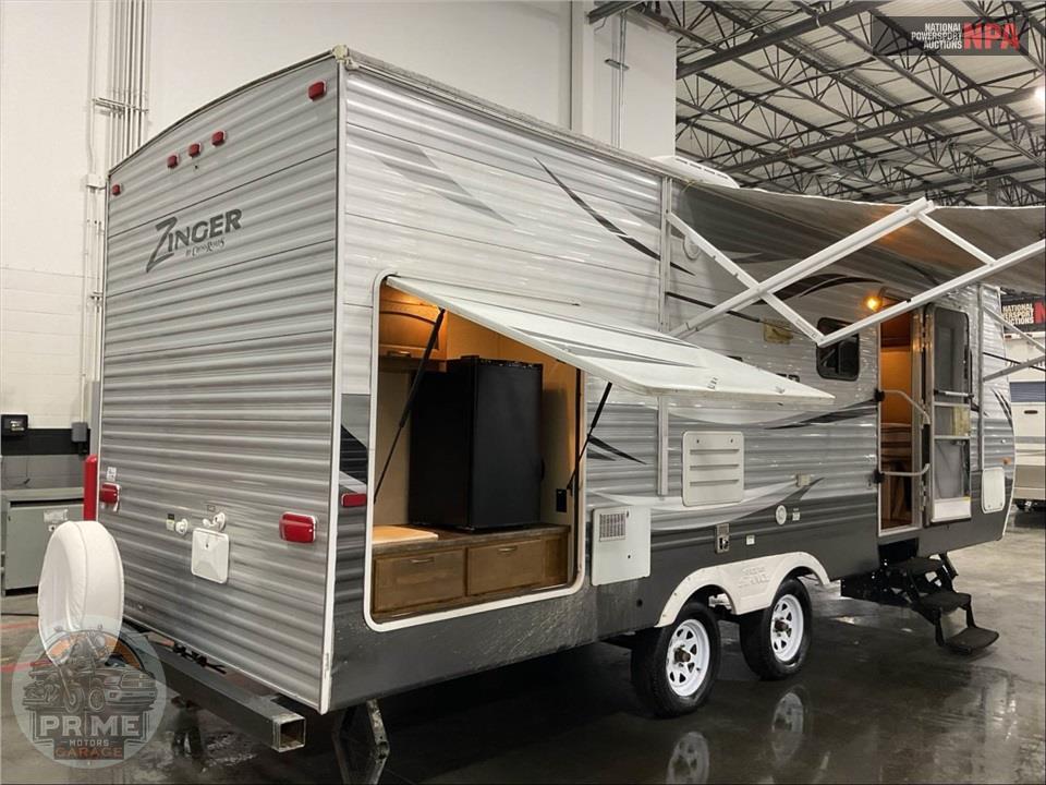 2015 Crossroads Rv M-250 RB - ZINGER SERIES — фото 4