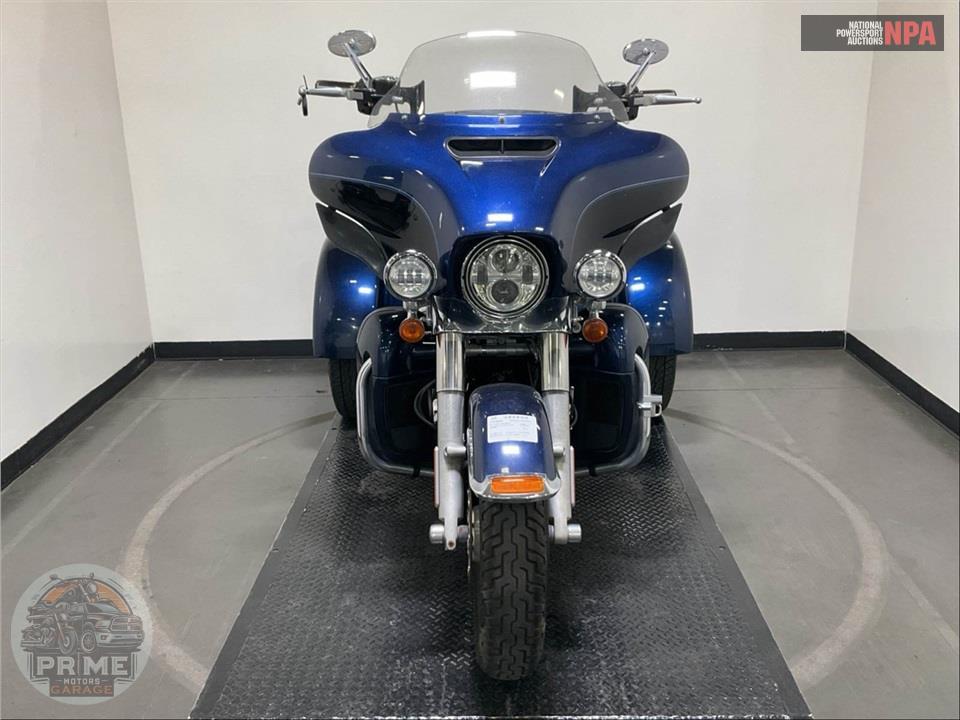 2014 Harley-Davidson FLHTCUTG TRIGLIDE ULTRA CLASSIC — фото 2