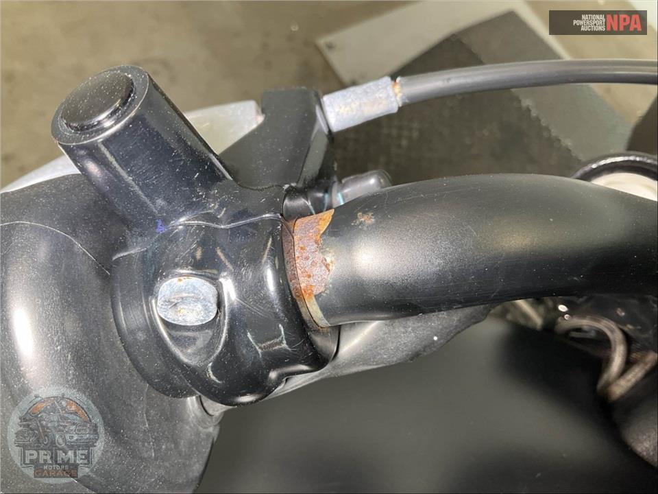 2021 Indian Motorcycle SCOUT BOBBER (ABS, BLACK SMOKE) — фото 23