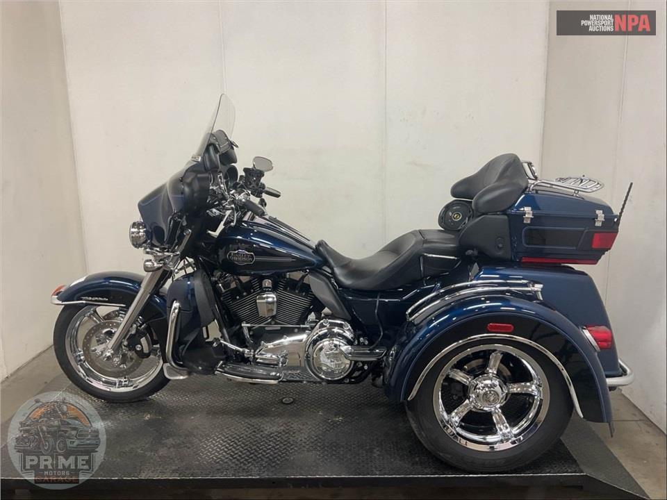 2013 Harley-Davidson FLHTCUTG TRIGLIDE UL CLSC — фото 3