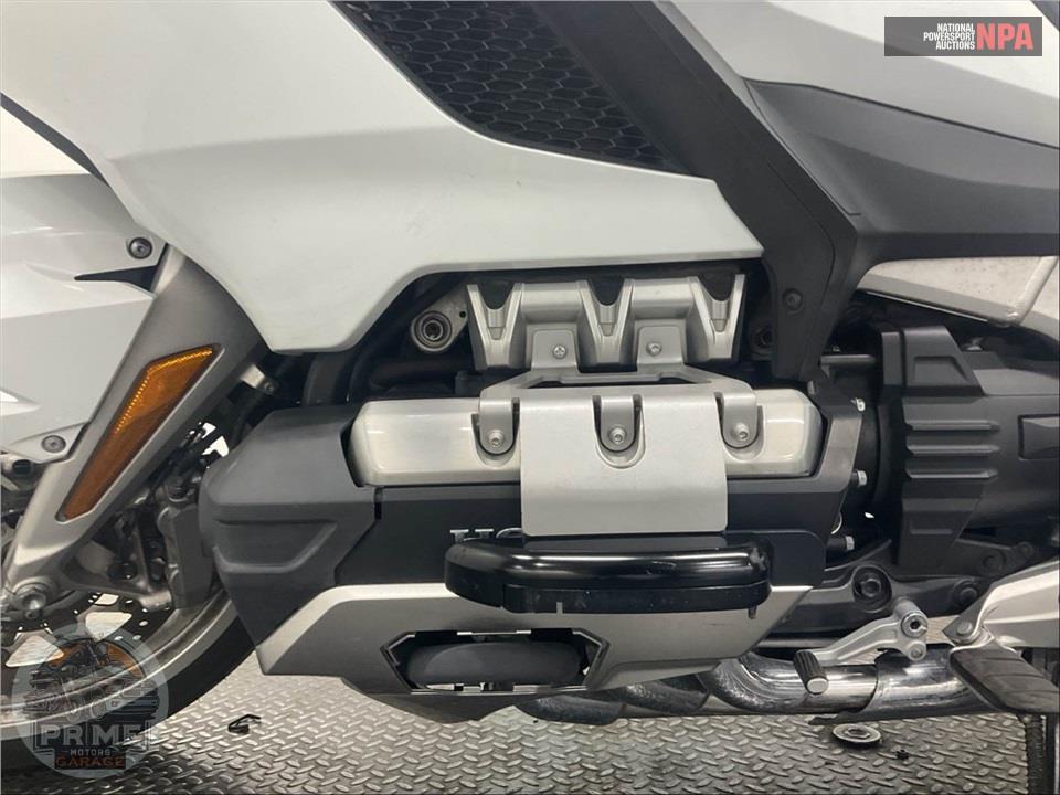 2018 Honda GL1800 GOLDWING TOUR (WHITE) — фото 7