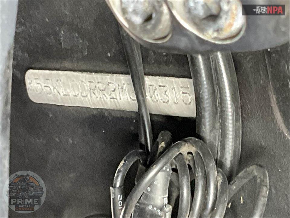 2021 Indian Motorcycle CHALLENGER DARK HORSE (BLACK/BRONZE SMOKE) — фото 21