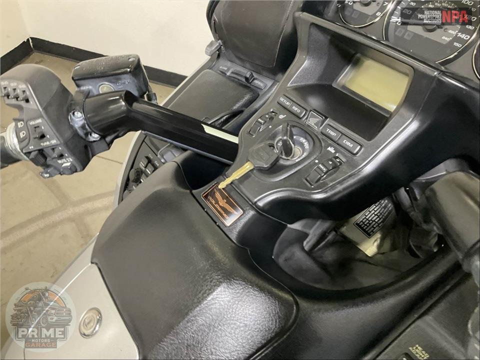 2013 Honda GL18HPMD GOLDWING — фото 12