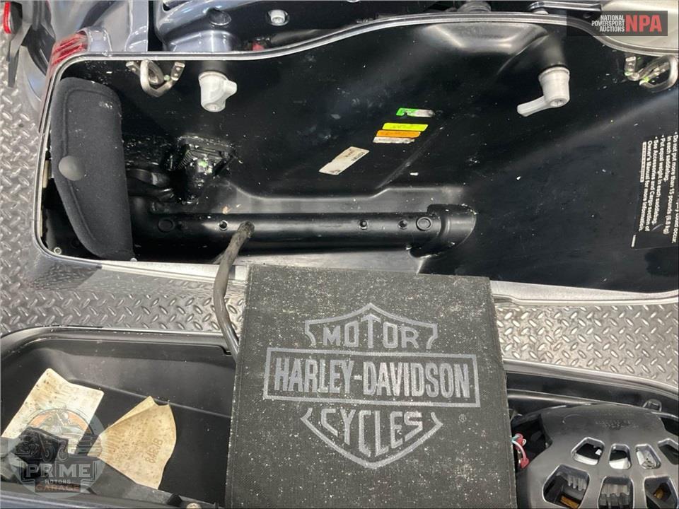 2019 Harley-Davidson FLHXSE CVO STREET GLIDE — фото 21