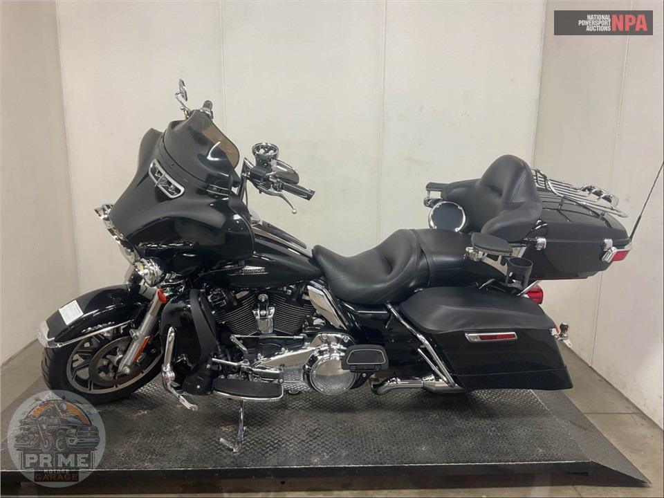 2018 Harley-Davidson FLHTCU ELECTRA GLIDE ULTRA CLASSIC — фото 3