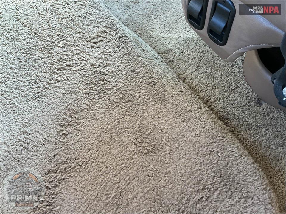 2011 Winnebago M-35P-FORD - ADVENTURER SERIES — фото 21