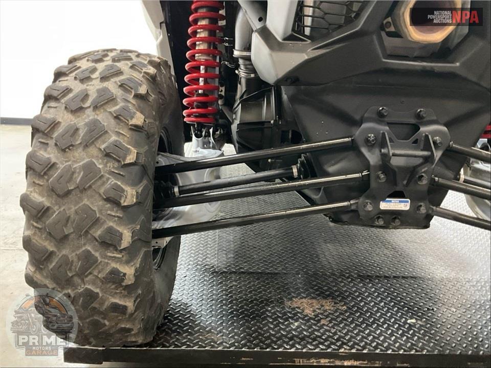 2025 Can-Am MAVERICK X3 MAX DS TURBO (RED & SILVER) — фото 22