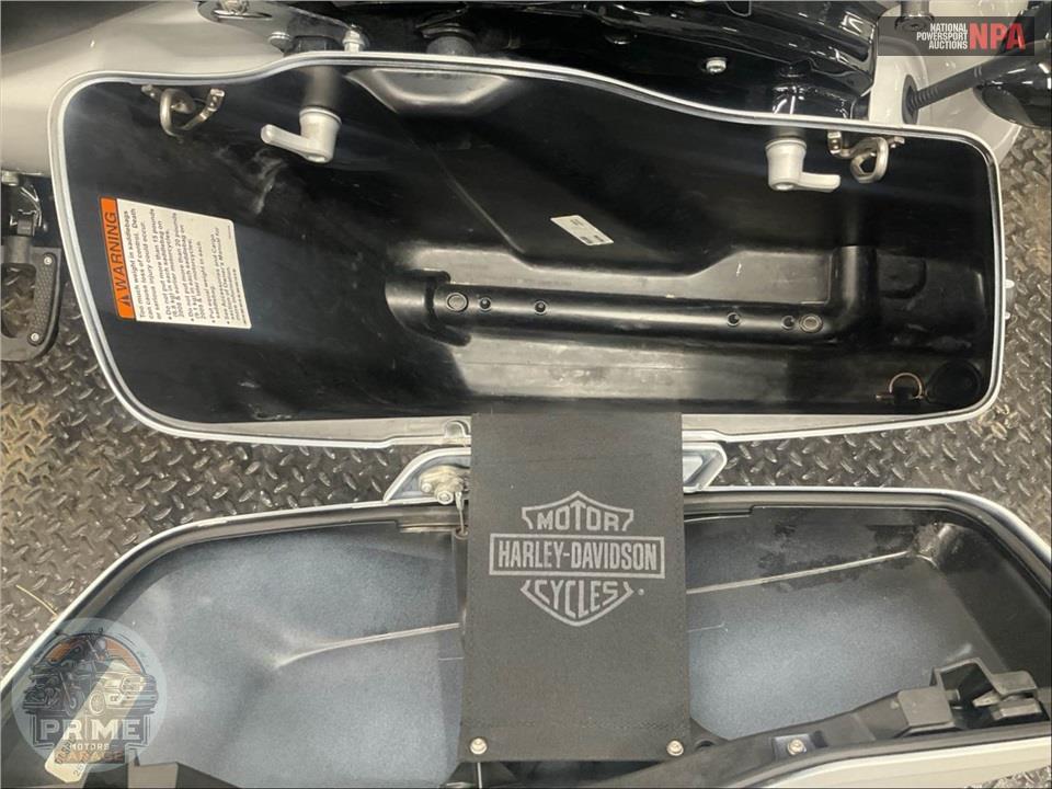 2020 Harley-Davidson FLHXS STREET GLIDE SPECIAL — фото 17