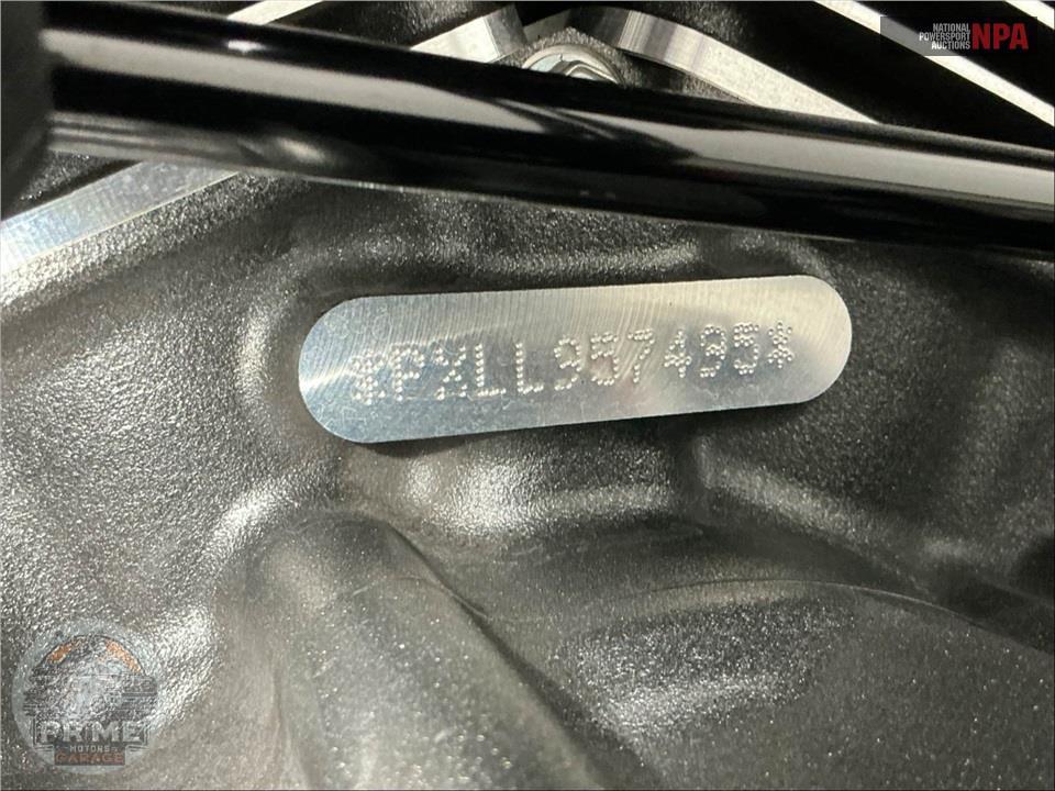 2020 Harley-Davidson FLHXSE CVO STREET GLIDE — фото 43
