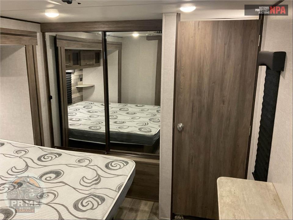2022 Crossroads Rv M-340 RE - ZINGER SERIES — фото 12