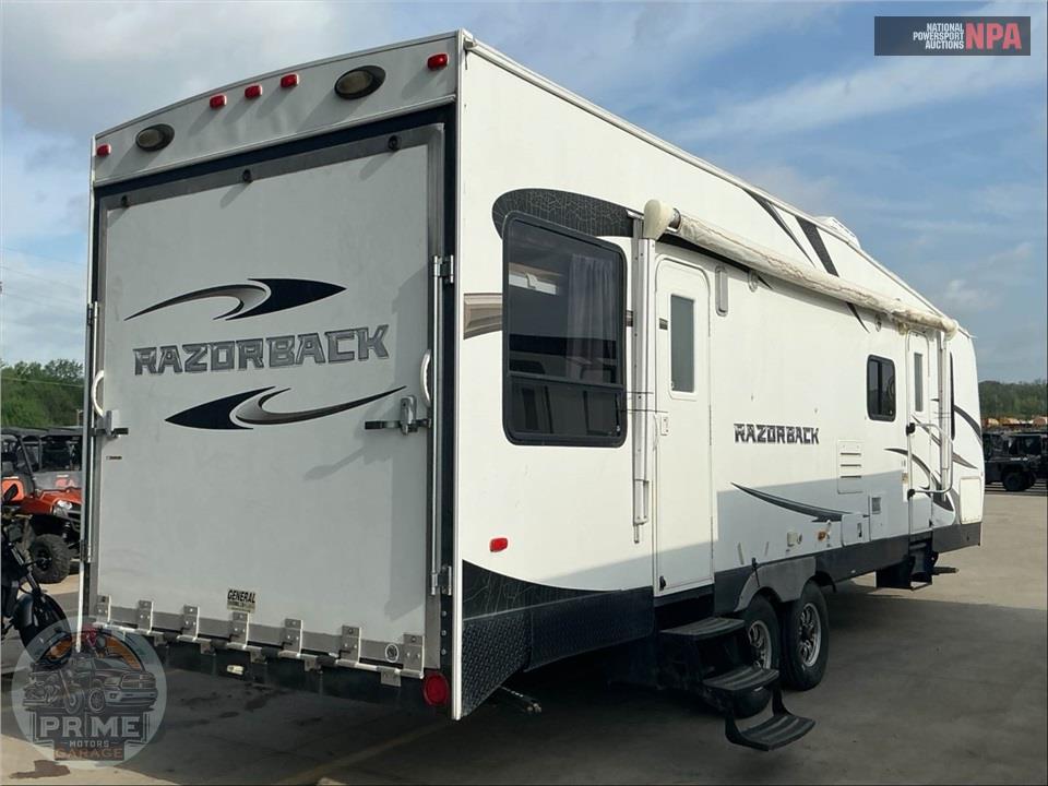 2013 Razorback By Dutchmen M-2950 - TOY HAULER SERIES — фото 4