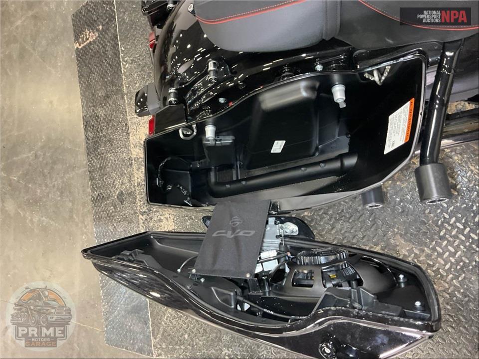 2025 Harley-Davidson FLTRXSE CVO ROAD GLIDE — фото 19