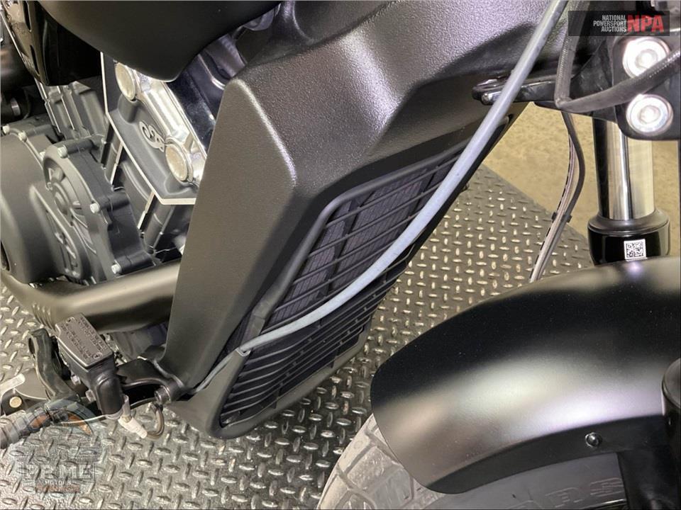 2022 Indian Motorcycle SCOUT BOBBER (ABS, SMOKE COLOR) — фото 9