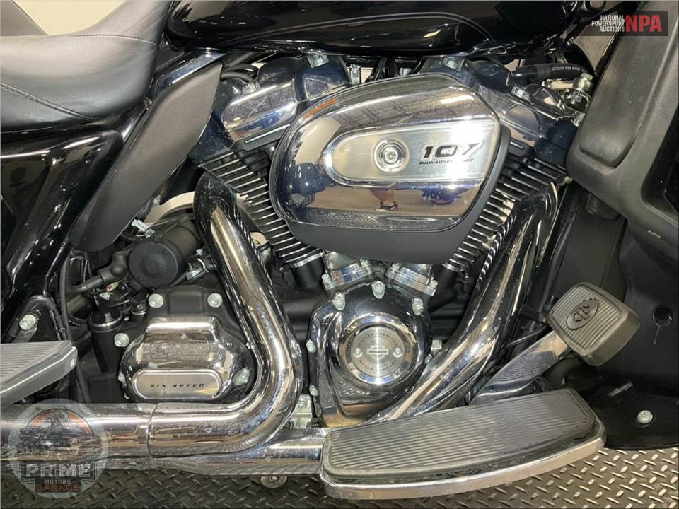 2018 Harley-Davidson FLHTCUTG TRI GLIDE ULTRA — фото 6