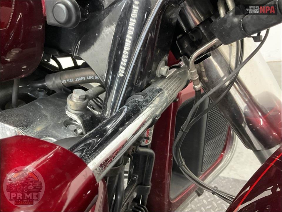 2017 Harley-Davidson FLHTK ULTRA LIMITED — фото 12