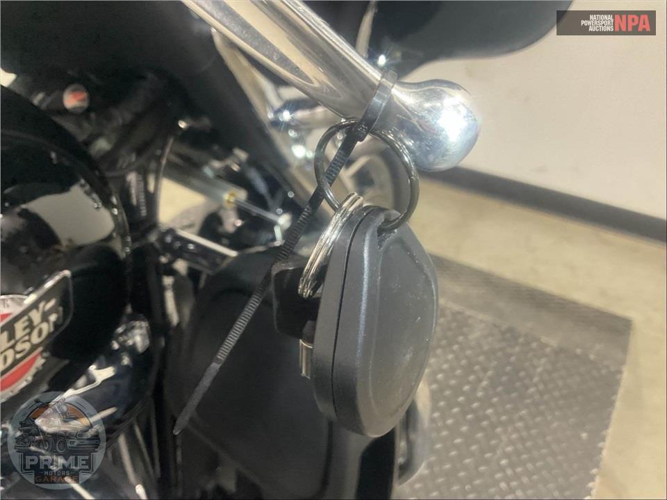 2024 Harley-Davidson FLHTCUTG TRI GLIDE ULTRA CLASSIC — фото 10