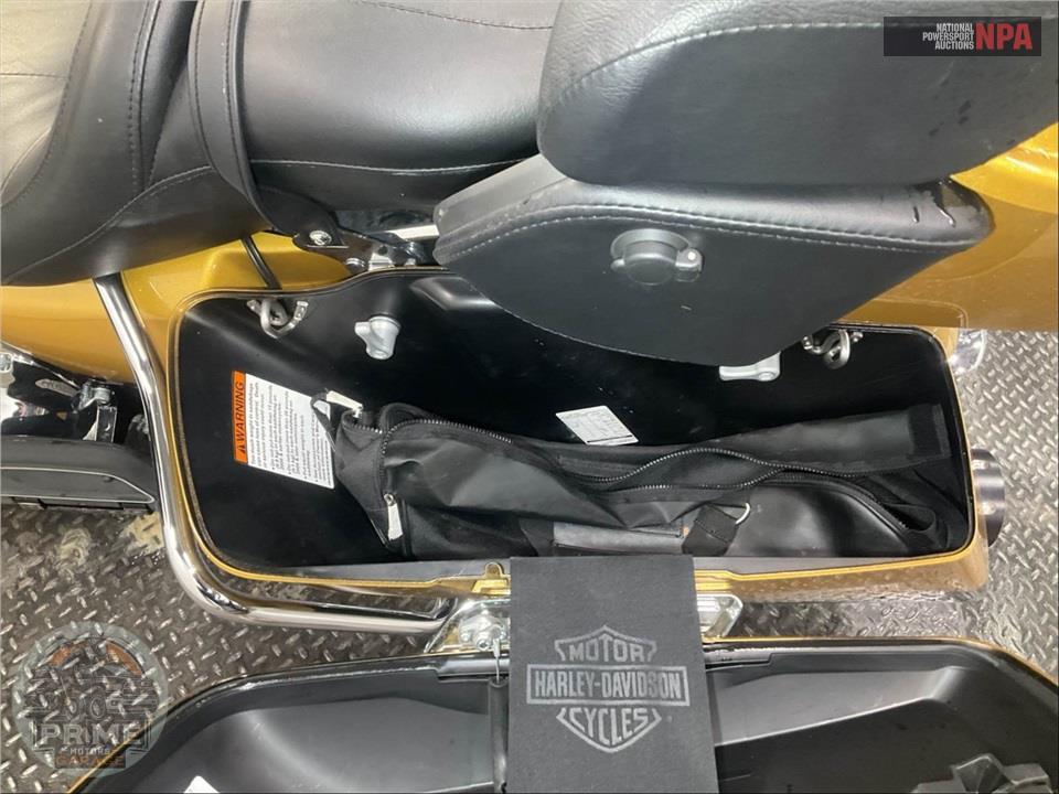 2017 Harley-Davidson FLHTK ULTRA LIMITED — фото 22