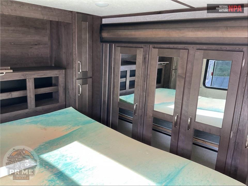 2019 Keystone Rv M-381 TH - MONTANA HIGH COUNTRY TOY HAULER TOY HAULER SERIES — фото 16