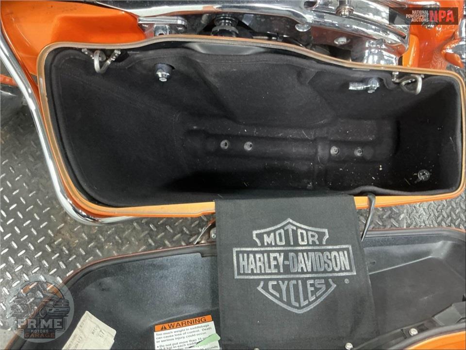 2015 Harley-Davidson FLTRUSE CVO ROAD GLIDE ULTRA — фото 25
