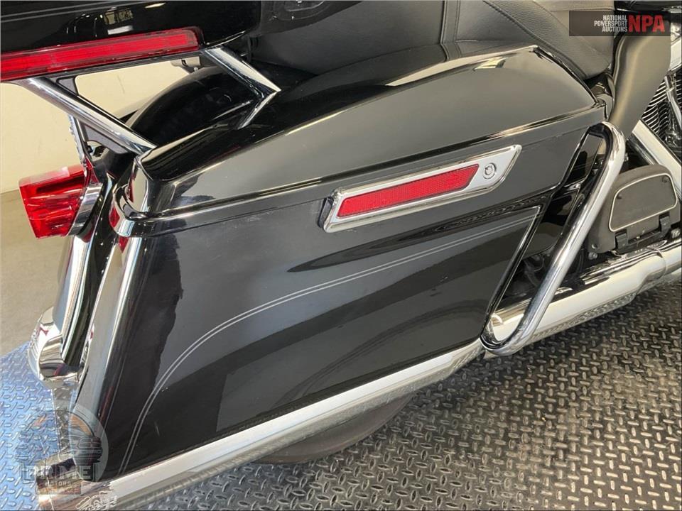 2019 Harley-Davidson FLTRU ROAD GLIDE ULTRA — фото 18