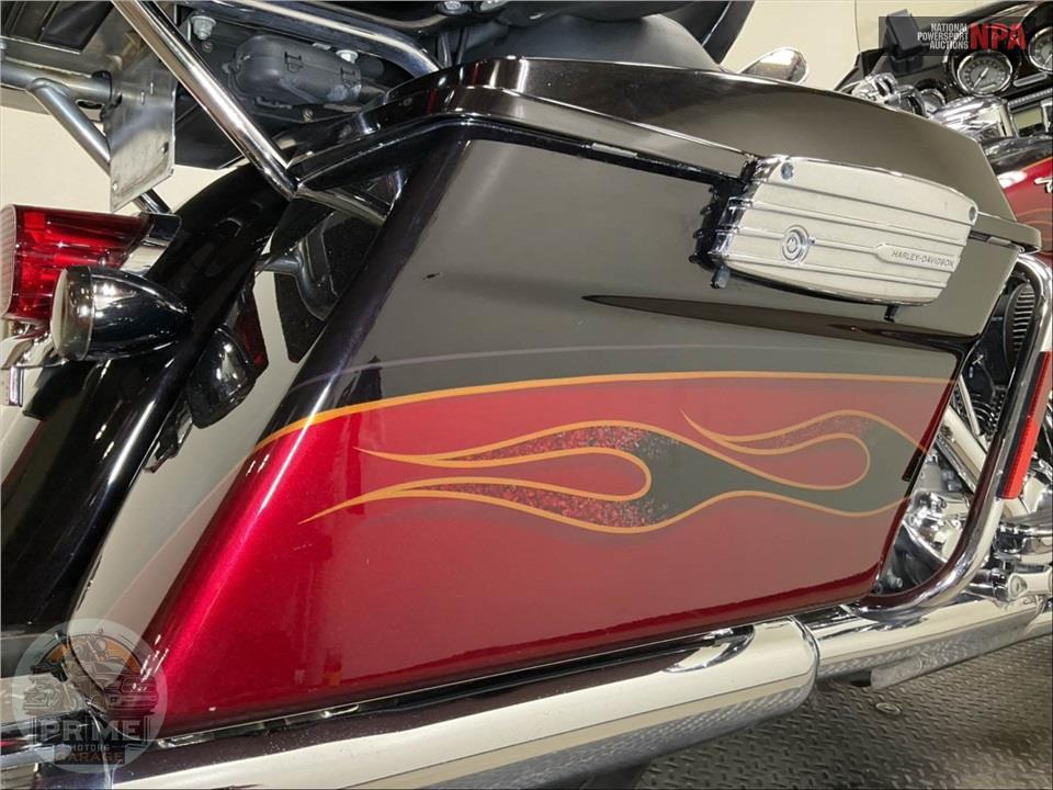 2011 Harley-Davidson FLHTCUSE6 — фото 21