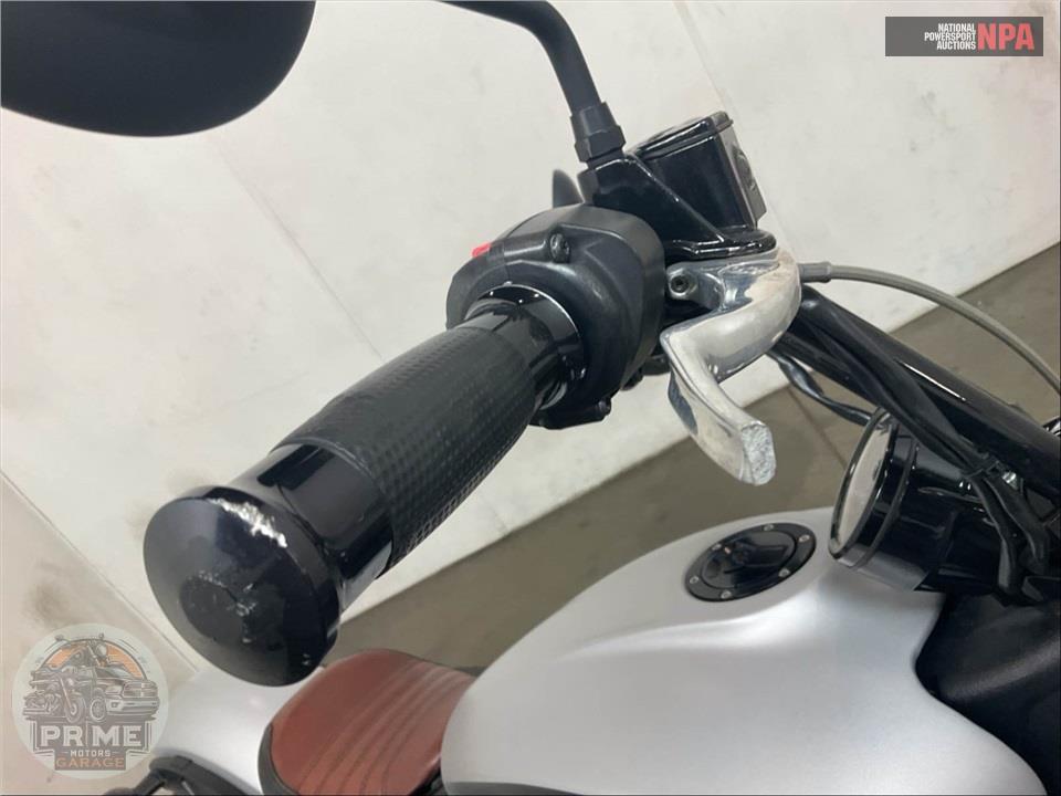 2018 Indian Motorcycle SCOUT BOBBER (BRONZE/SILVER/RED) — фото 18