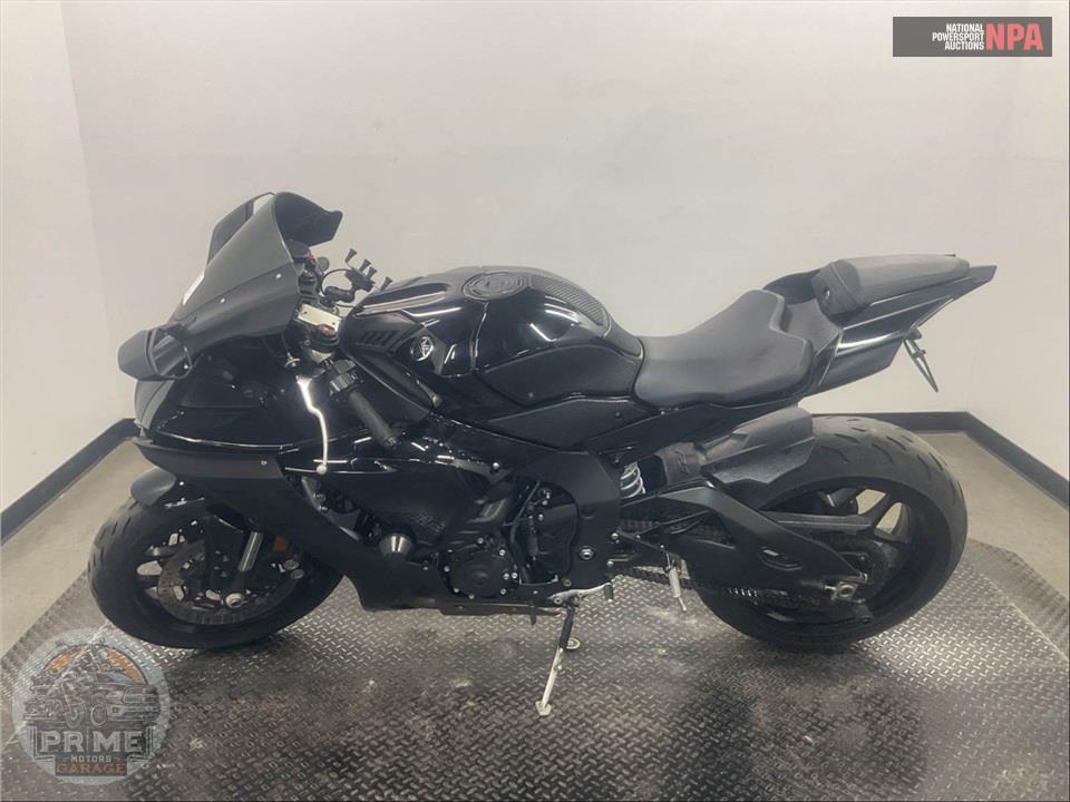 2021 Yamaha YZF-R1 — фото 3