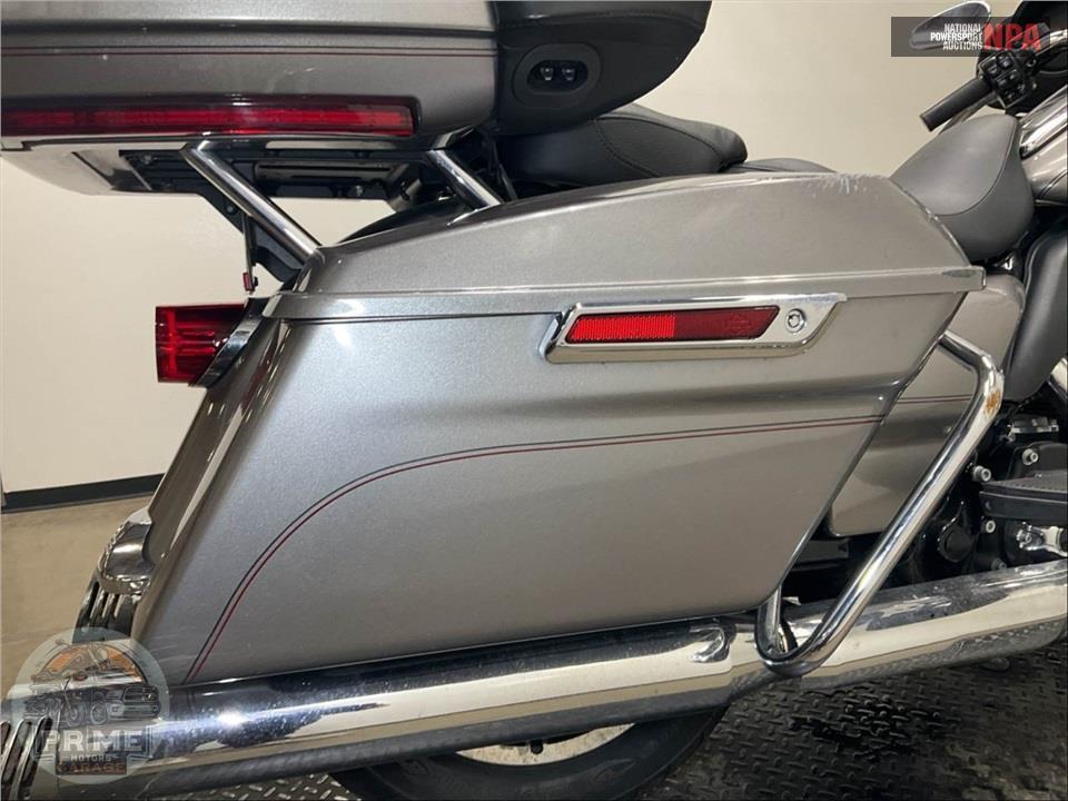 2017 Harley-Davidson FLHTCU ELECTRA GLIDE ULTRA CLASSIC — фото 25