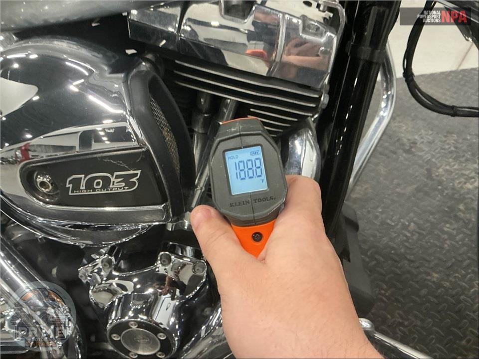 2015 Harley-Davidson FLHTCU ULTRA CLASSIC ELECTRA GLIDE — фото 8