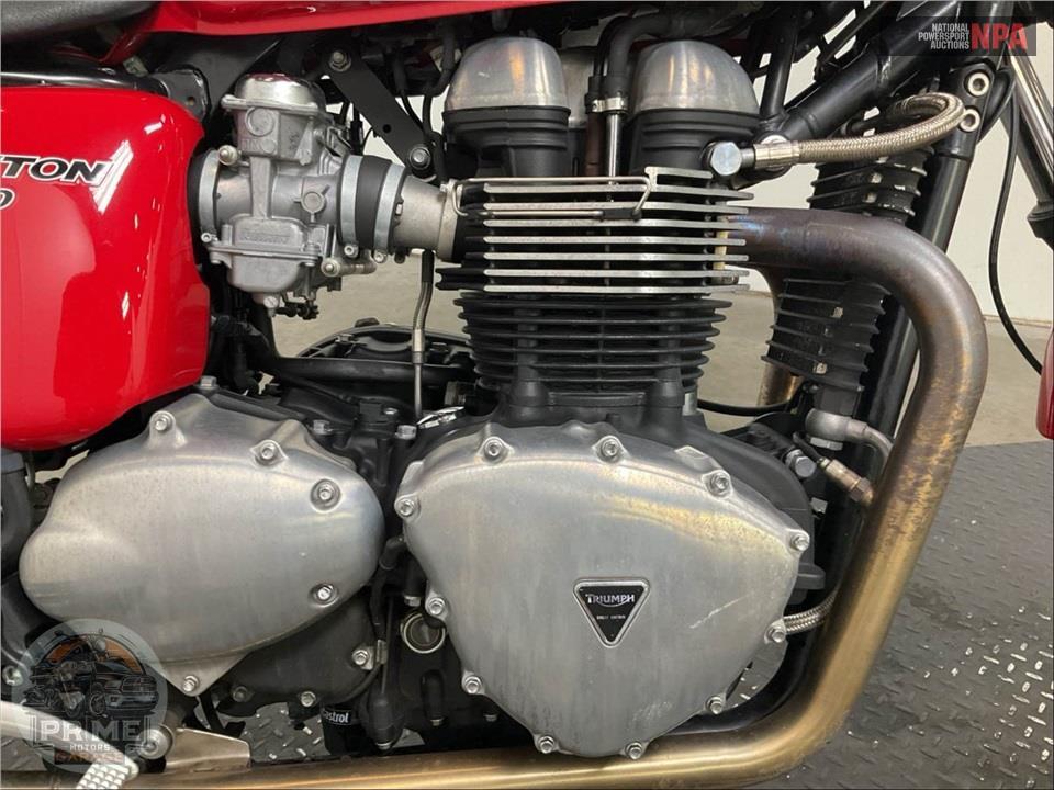 2012 Triumph THRUXTON — фото 6