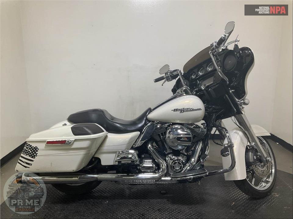 2015 Harley-Davidson FLHXS STREET GLIDE SPECIAL — фото 1