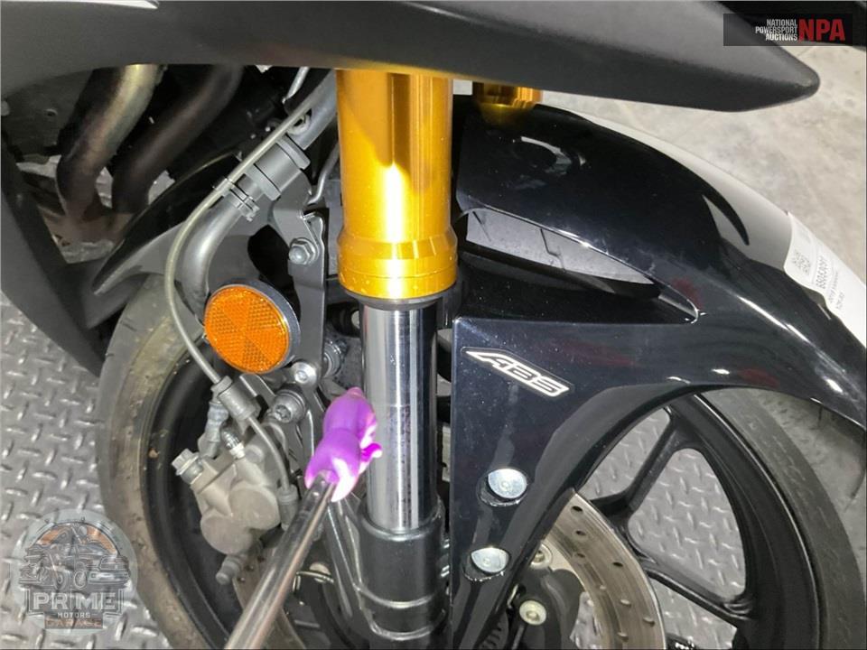 2019 Yamaha YZF-R3 — фото 32